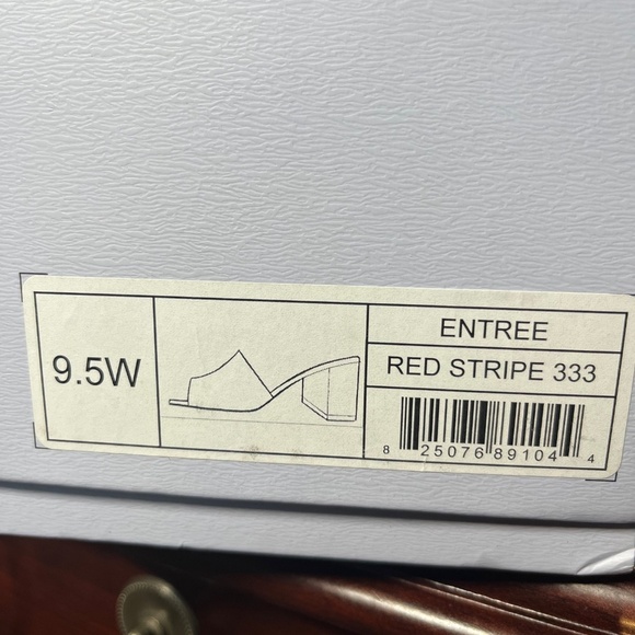 Aerosoles Women's Entree Heeled Sandal, White w/ Red Stripes, Size 9.5 Wide - Picture 5 of 5